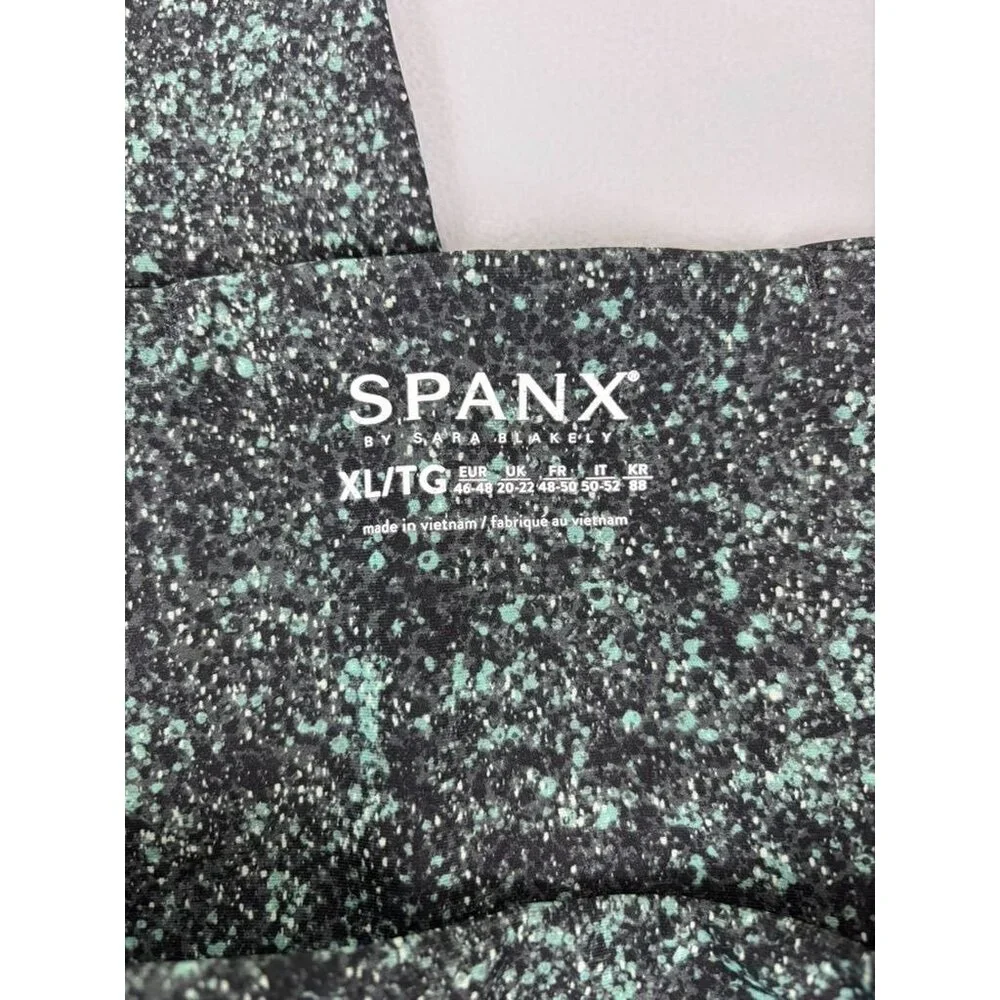 Spanx women's XL green booty boost printed active leggings cropped athletic‎